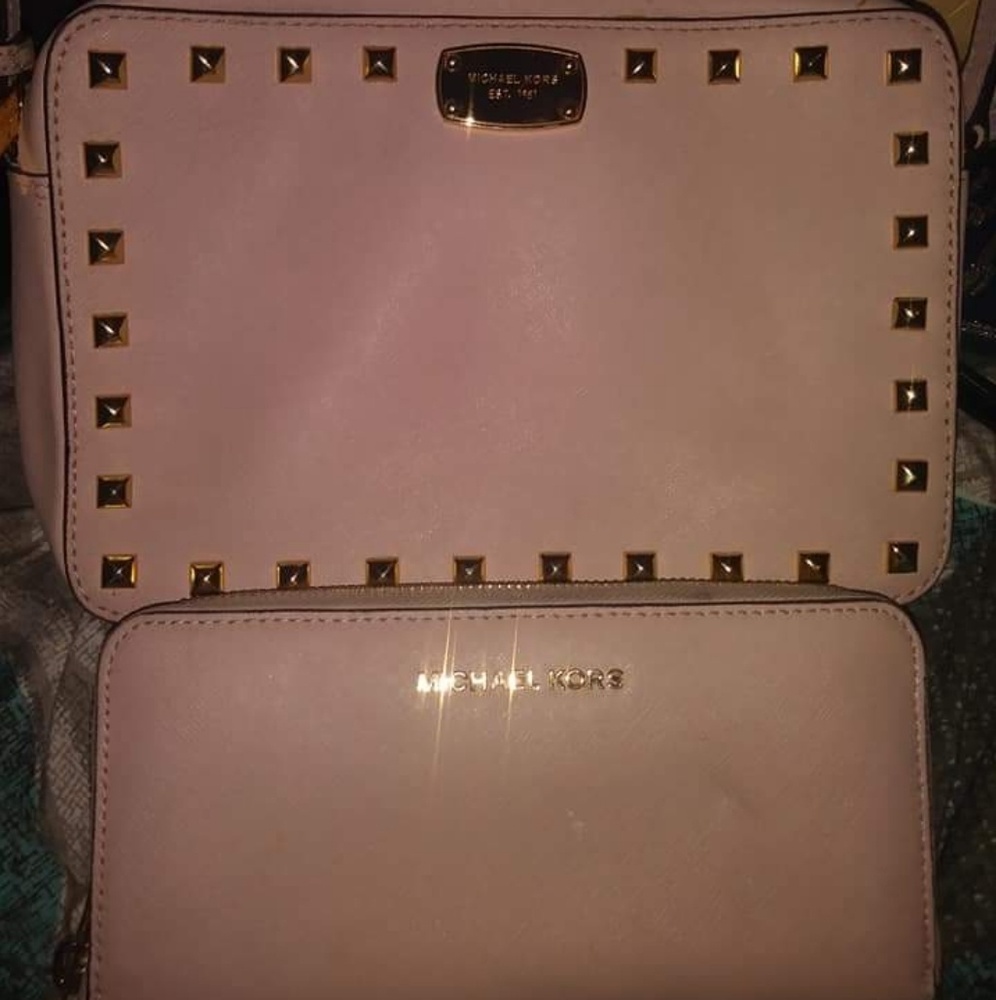 Authentic Michael Kors bag with wallet